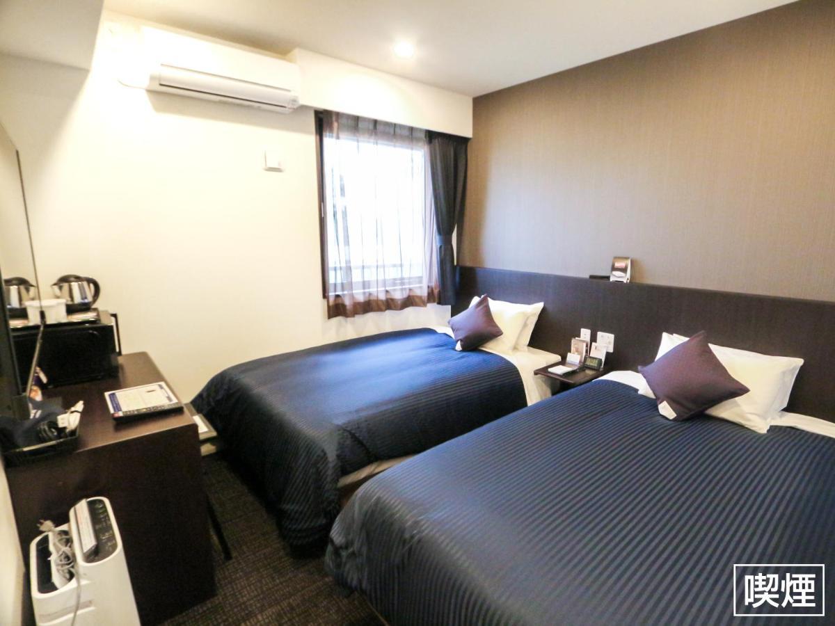 Hotel Livemax Yokohama Stadium Mae Eksteriør bilde